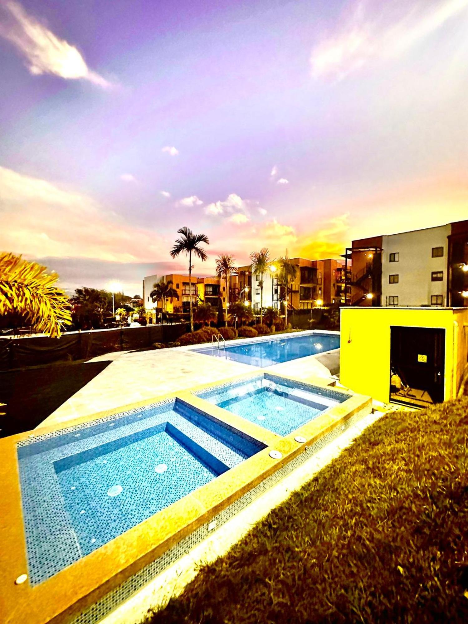 Apartamento Privado Vacacional A 5M Del Aeropuerto, 20 Minutos Del Parque Del Cafe Y Centro De Armenia Con 4 Piscinas, 3 Jacuzzi, Sauna By Molca Xperiences 2H מראה חיצוני תמונה