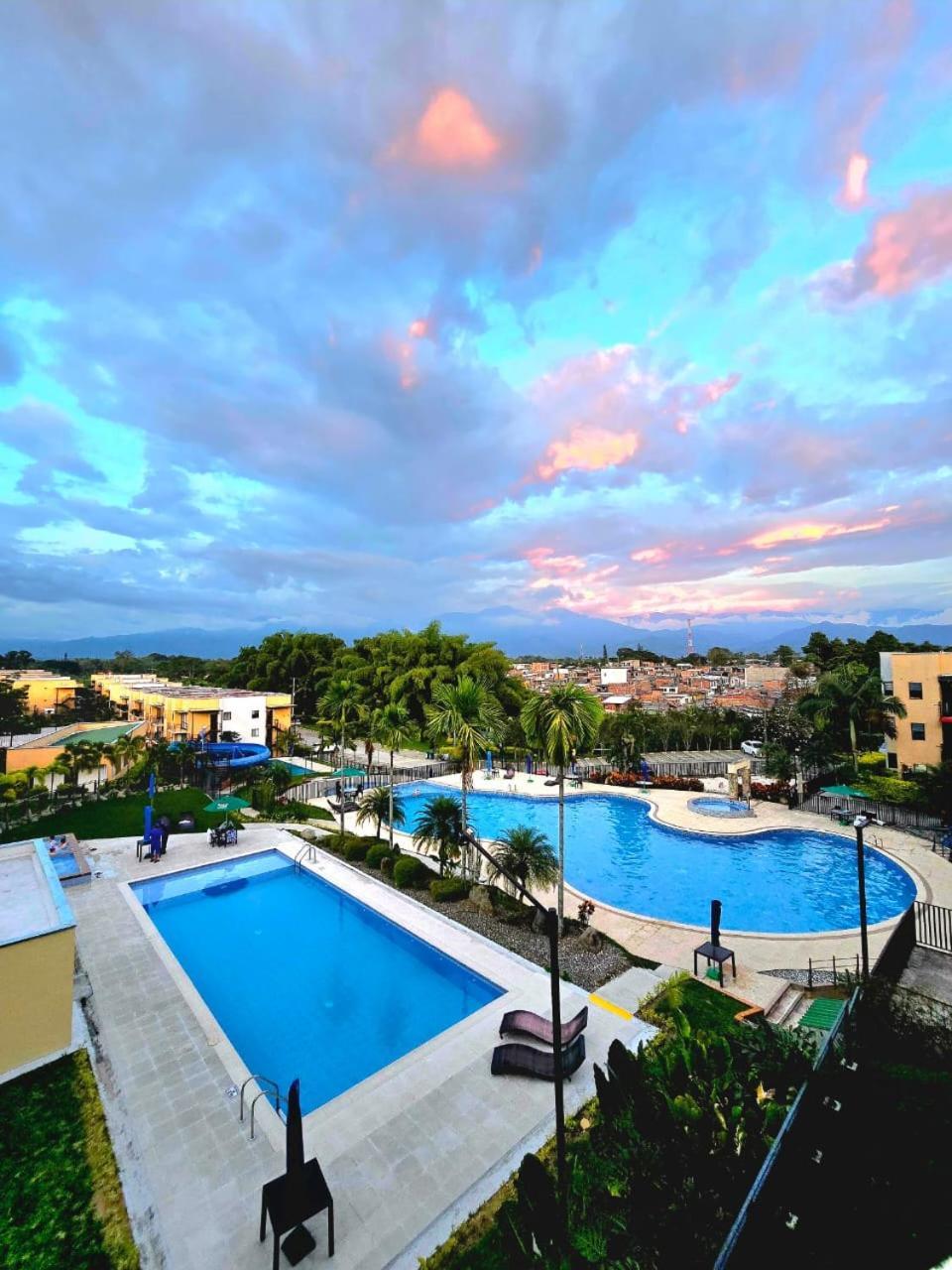 Apartamento Privado Vacacional A 5M Del Aeropuerto, 20 Minutos Del Parque Del Cafe Y Centro De Armenia Con 4 Piscinas, 3 Jacuzzi, Sauna By Molca Xperiences 2H מראה חיצוני תמונה